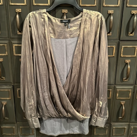 DKNY Tops - DKNY Metallic foil top